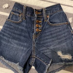 Girls distressed shorts!